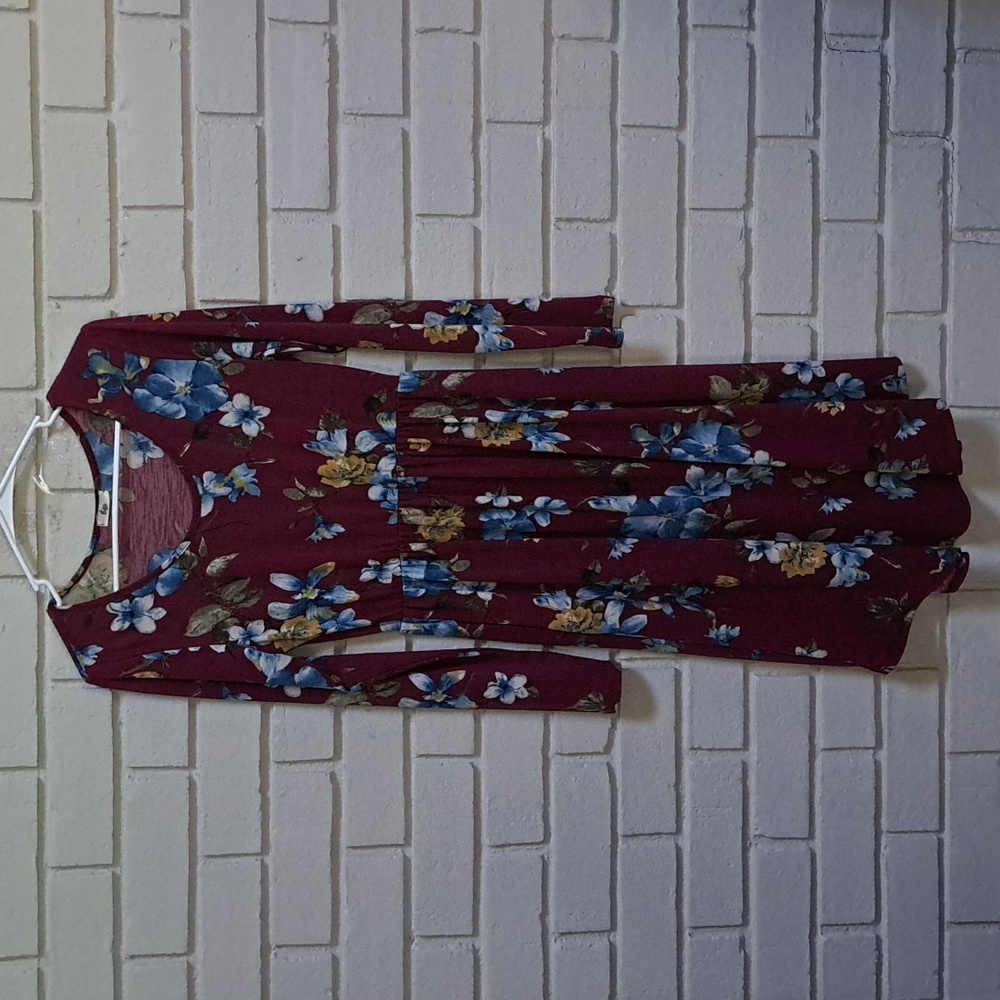 Egs Bergandy Purplish Long Sleeve Floral Flowy Dress. Size Medium